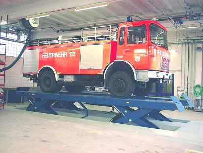 Paralellogrambuehne 30000 Feuerwehr 003 web